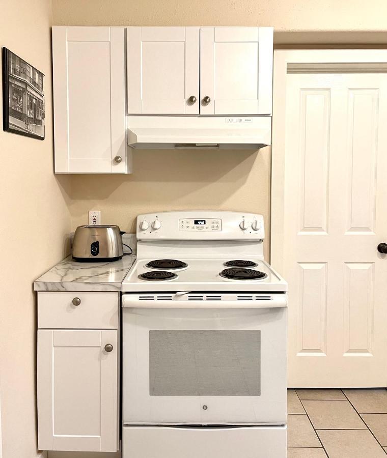 Great Downtown Location! Holiday home *