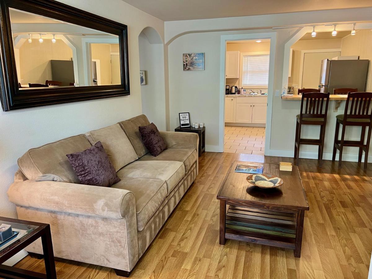 Great Downtown Location! *