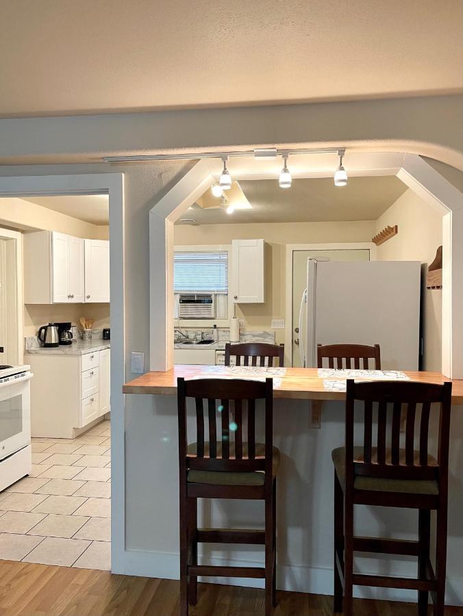 Great Downtown Location! Holiday home *
