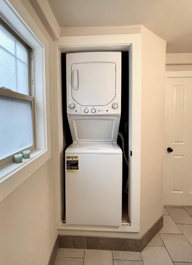 Great Downtown Location! *
