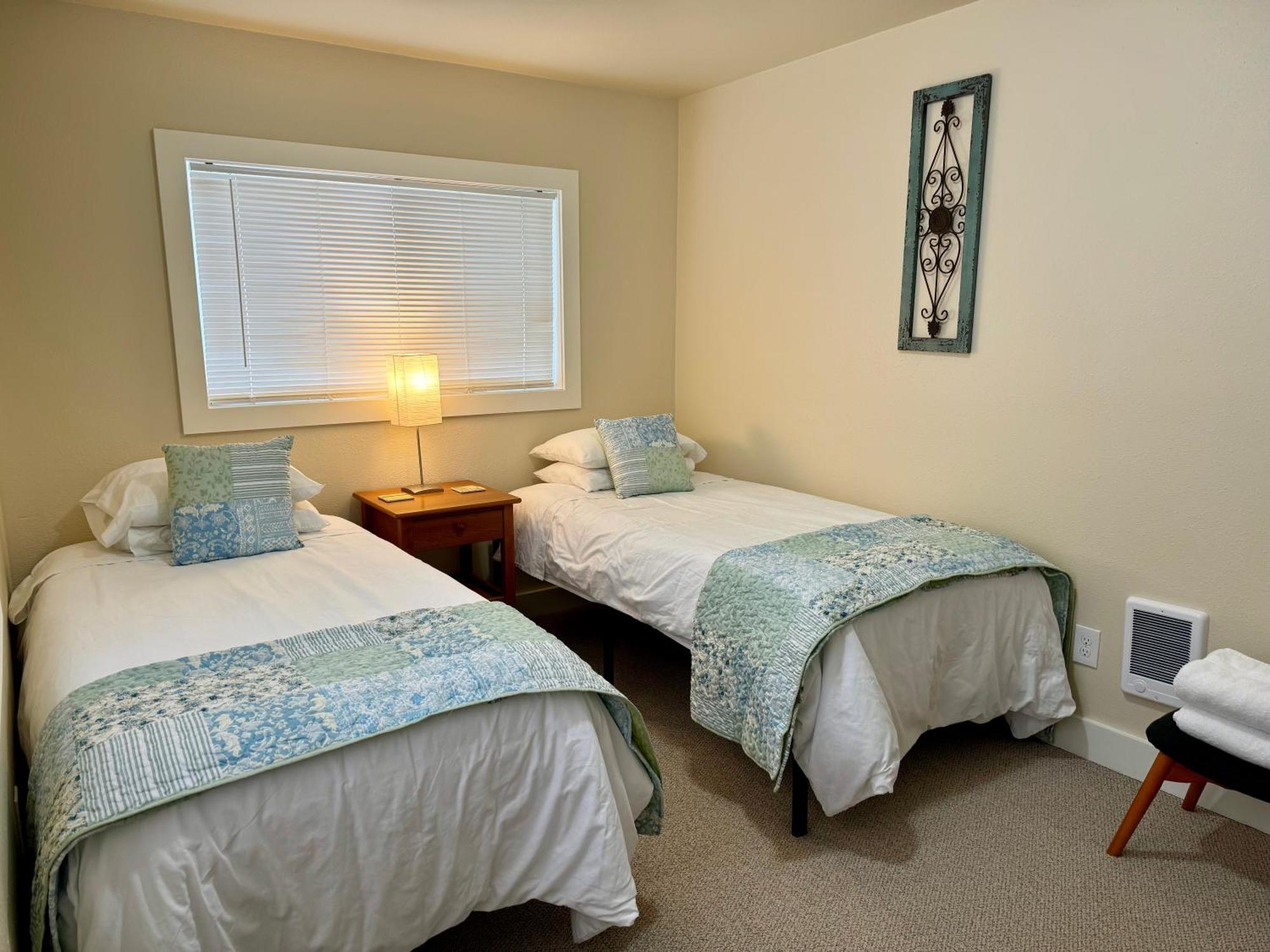 Great Downtown Location!