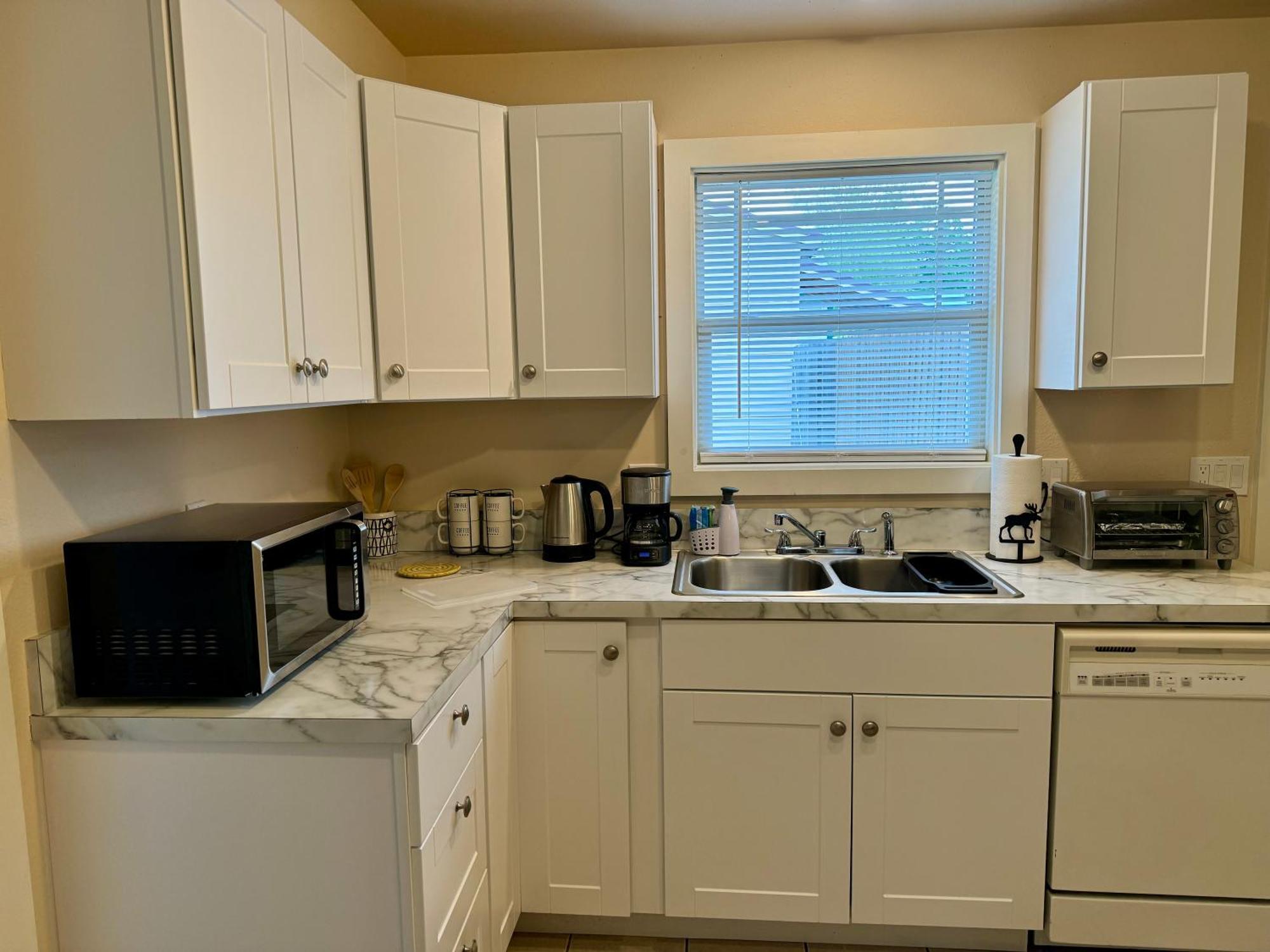 Great Downtown Location!